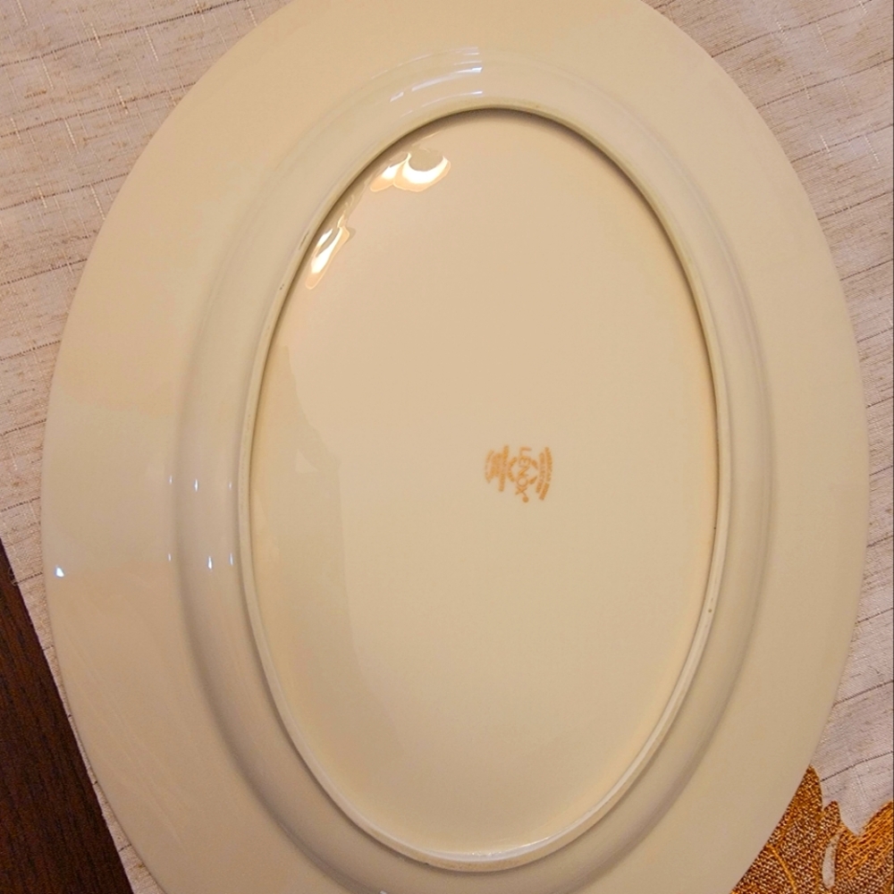 Lenox serving oval dish in mint condition